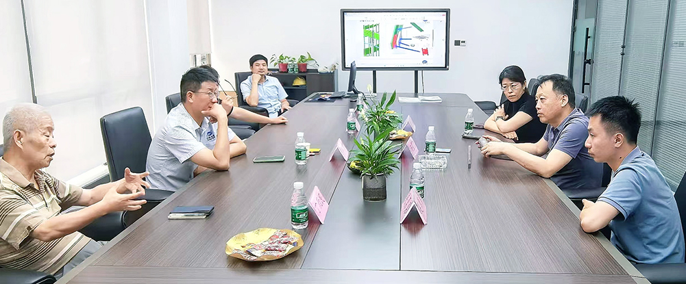 Dean Yang of the Nuclear Research Institute of Tsinghua University visited the factory